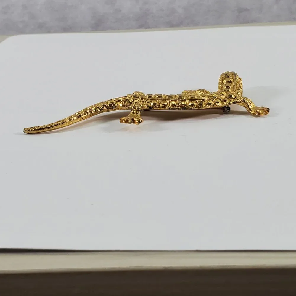 Vintage Faceted Lizard Brooch Pin Gold Tone Textured 3D Reptile Gecko